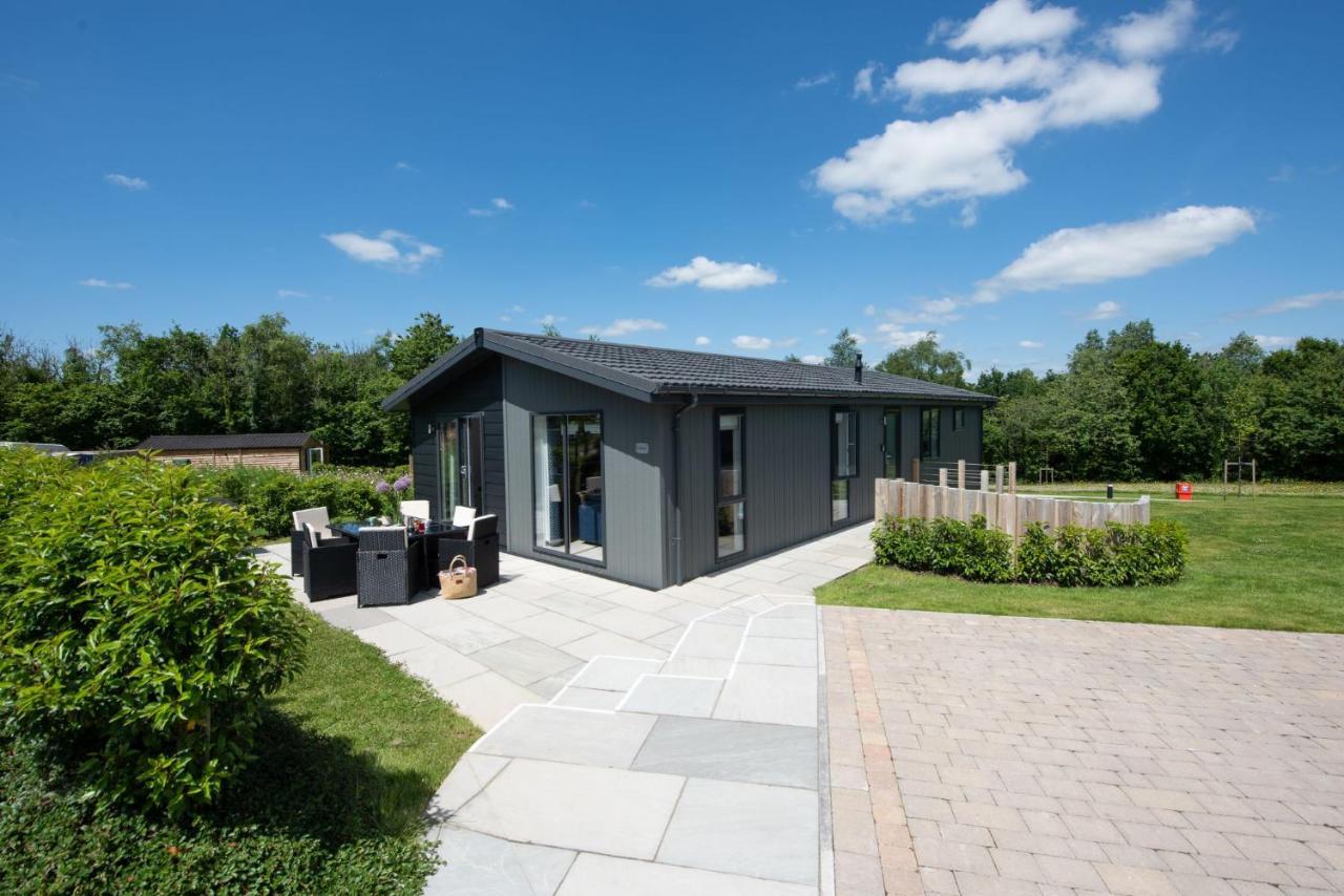 Buttercup Lodge, 33 Roadford Lake Lodges Lifton Dış mekan fotoğraf